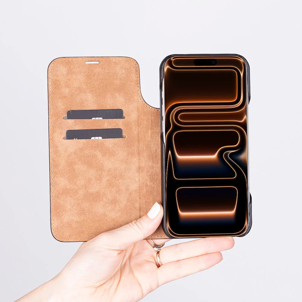 Sonat Leather iPhone 17 Pro Folio Case